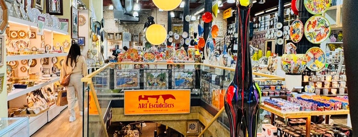 Art Escudellers is one of bcn markets.