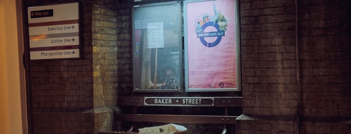 Baker Street London Underground Station is one of plutone.