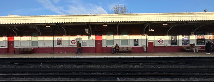 Harlesden London Underground Station is one of Underground Overground.