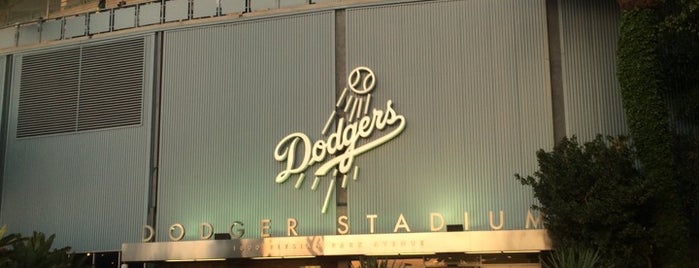 Dodger Stadium is one of Lugares favoritos de Patrick.