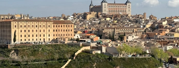 El Valle is one of Toledo.