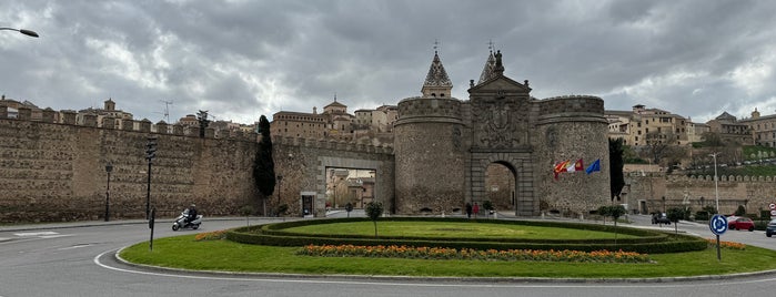 Puerta de Bisagra Nueva is one of Испания.