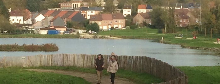 lac de braine is one of Locais curtidos por Jean-François.