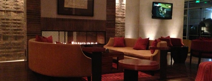 Tanoshii Asian Cuisine & Lounge Bar Bogotá is one of Lieux qui ont plu à Santiago.