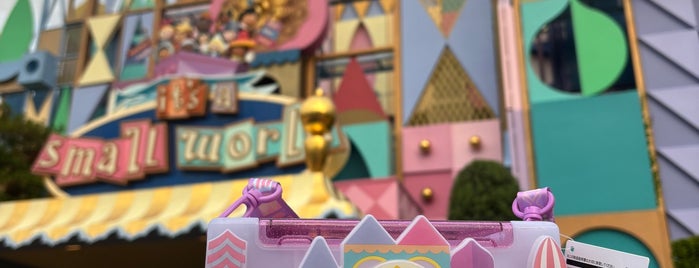 It's a Small World is one of ディズニーランド.