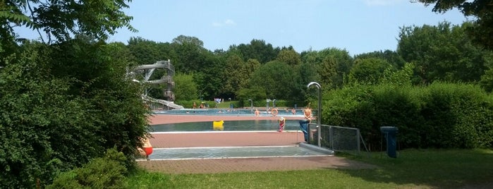 Sommerbad Pankow is one of Locais curtidos por Giggi.