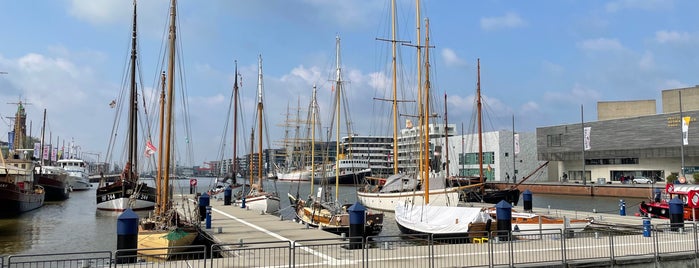 Neuer Hafen is one of Bremerhaven.