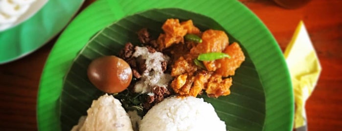 Gudeg Pak Atmo is one of Jakota.