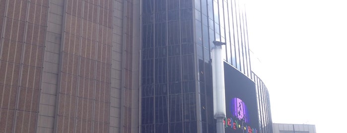Madison Square Garden is one of Primo 님이 좋아한 장소.