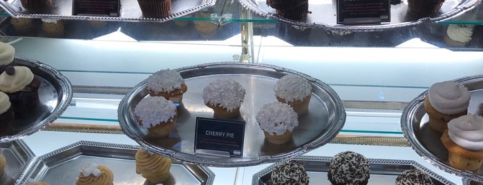 NoRa Cupcake Co. is one of Andy 님이 좋아한 장소.