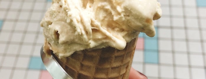 Sweet Ashley's Ice Cream is one of E : понравившиеся места.