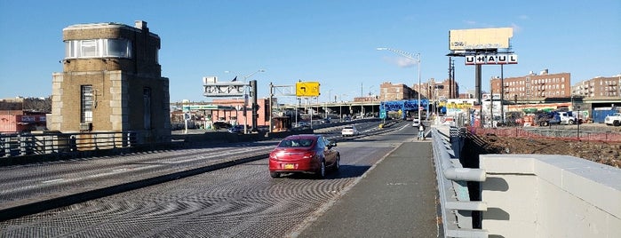 Eastern Boulevard Bridge is one of Bridges to Walk Across - NY.