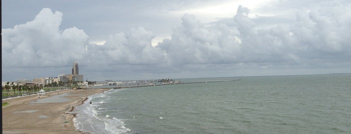 Emerald Beach Hotel is one of Lugares favoritos de Veronica.