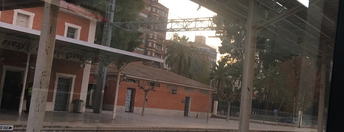 Estación de Villena is one of Turismo, restaurantes y ocio en Villena.