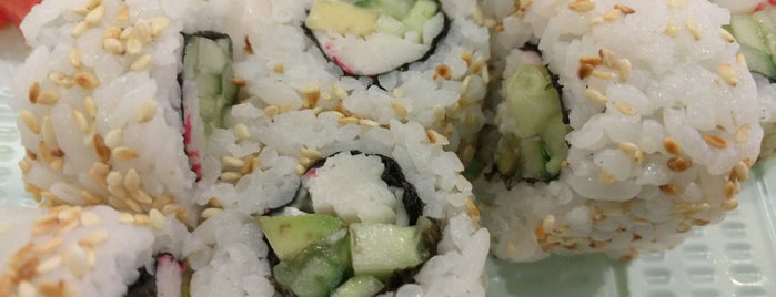 sushi yummy is one of Posti che sono piaciuti a Sophie.