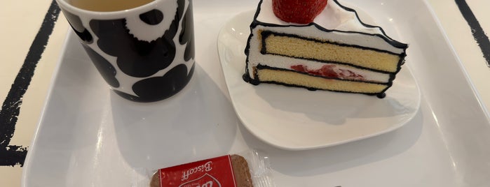 2D cafe is one of erykaceaさんの保存済みスポット.