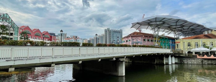 Read Bridge is one of Singapur.