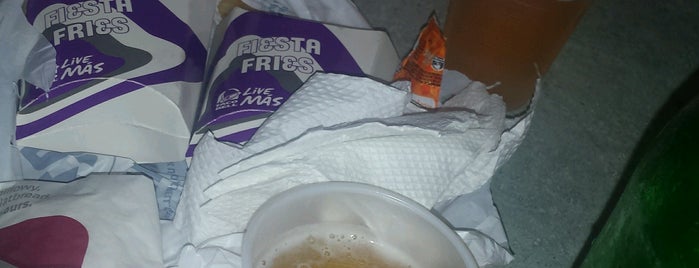 Taco Bell is one of Centros a donde voy.