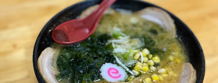 金ちゃんラーメン 高畠店 is one of ﾌｧｯｸ食べログ麺類全般ﾌｧｯｸ.
