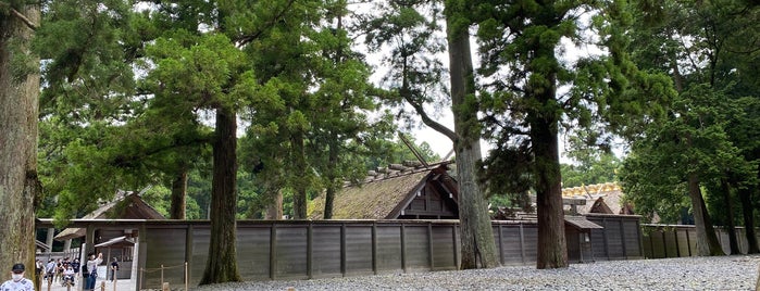 Ise Jingu Geku Shrine is one of Lugares favoritos de Makiko.
