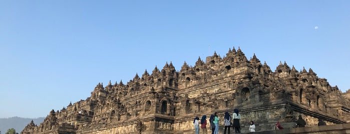 Borobudur Temple is one of Makiko’s Liked Places.