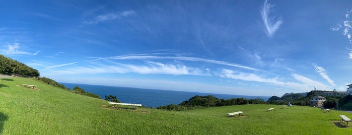 漁火公園 is one of Lieux qui ont plu à Makiko.