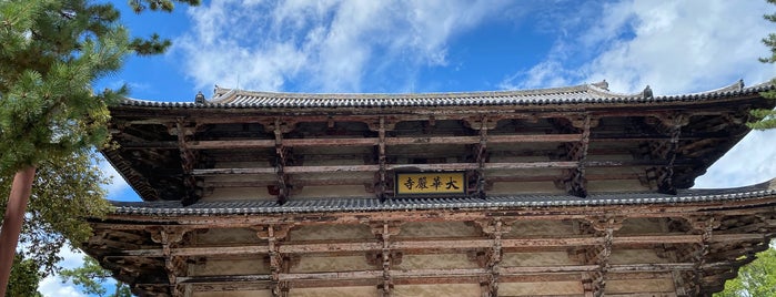Nandaimon Gate is one of Lugares favoritos de Makiko.
