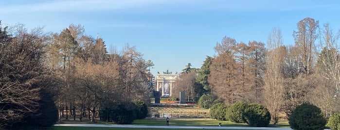 Parque Sempione is one of Lugares favoritos de Makiko.