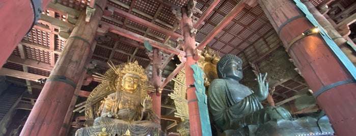 Vairocana Buddha (Nara no Daibutsu) is one of Makiko 님이 좋아한 장소.