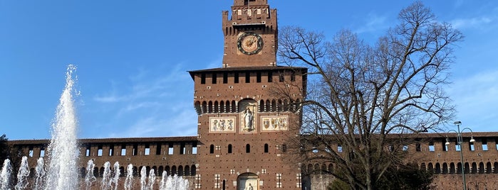 Castello Sforzesco is one of Tempat yang Disukai Makiko.