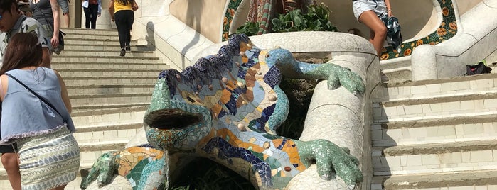 Park Güell is one of Orte, die Makiko gefallen.