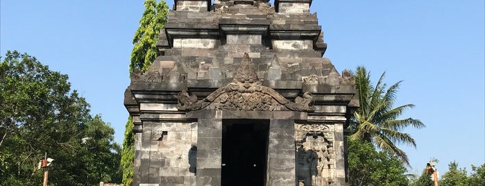 Candi Pawon (Pawon Temple) is one of Makiko : понравившиеся места.