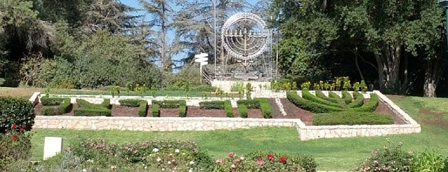 Mount Herzl Military Cemetery is one of Kesher Taglit-Birthright Israel.