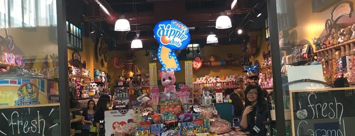 Fuzziwig'sa is one of Candy shops.