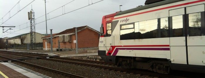 Estación de Torrelavega is one of Estaciones de Tren.