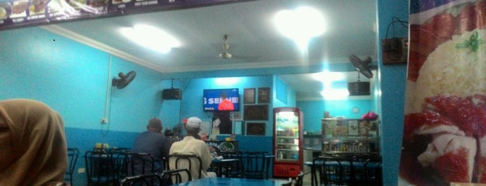 Marisa Yong Tau Fu Sup, Kampung Delek is one of Locais curtidos por Dinos.