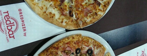 Red Pizza is one of Susanaさんのお気に入りスポット.