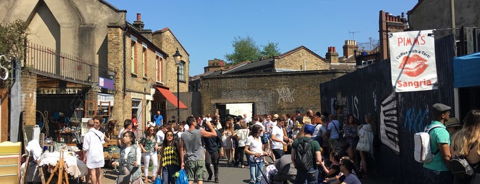 Columbia Road Flower Market is one of Locais curtidos por Federica.