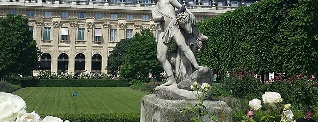 Jardin du Luxembourg is one of Orte, die Los Viajes gefallen.