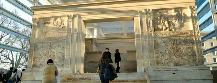 Museo dell'Ara Pacis is one of Los Viajesさんのお気に入りスポット.