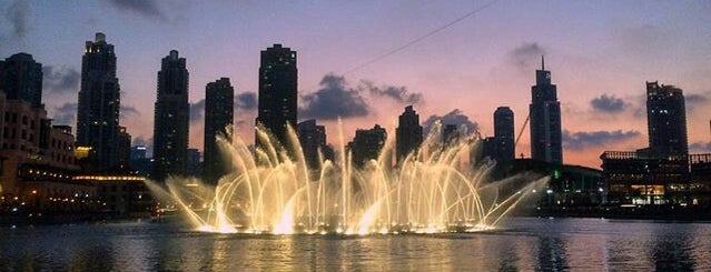 The Dubai Fountain is one of Posti che sono piaciuti a Los Viajes.