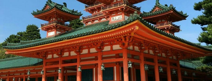 Heian Jingu Shrine is one of Locais curtidos por Los Viajes.