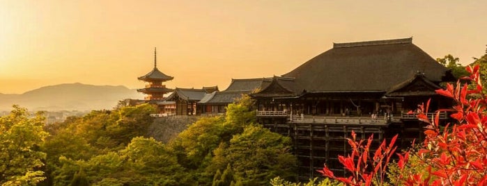 Kiyomizu-dera Temple is one of Posti che sono piaciuti a Los Viajes.