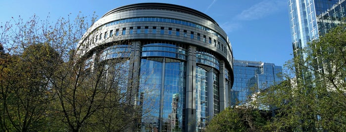 Europees Parlement / Parlement Européen is one of Tempat yang Disukai Alan.