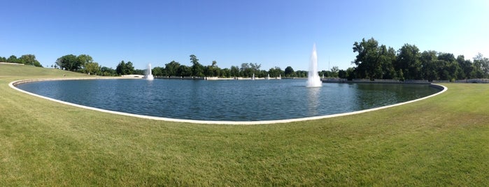 Forest Park Grand Basin is one of St. Louis Outdoor Places & Spaces.