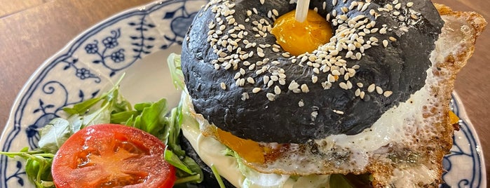 Bagel Lounge Cheb is one of Kudy, foodie?.