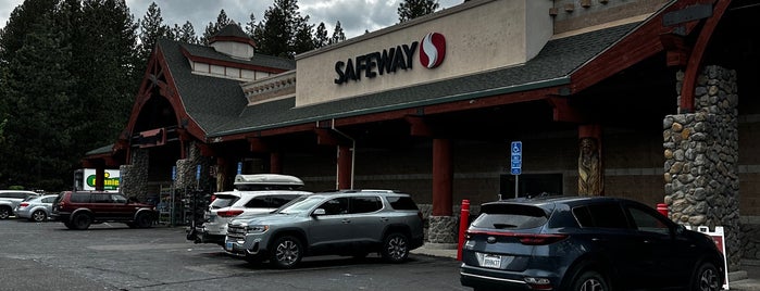 Safeway is one of Tempat yang Disukai Shelly.