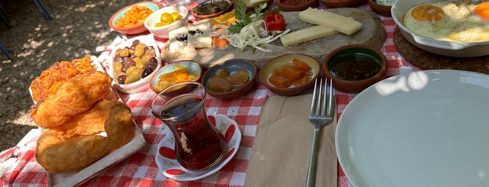 Kuytu Bahçe is one of Bodrum kahvaltı.