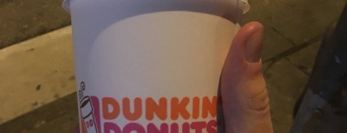 Dunkin' is one of Alexejさんのお気に入りスポット.