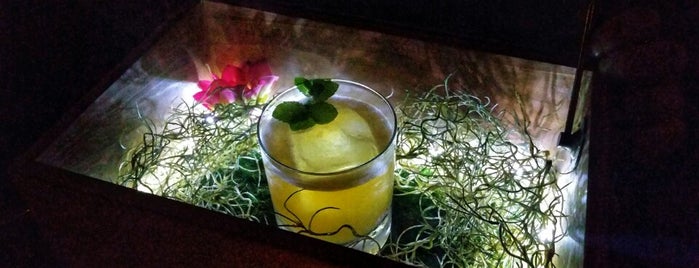Le Chamber is one of Asia's Best Bars 2018.